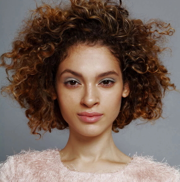 curly shag hairdo